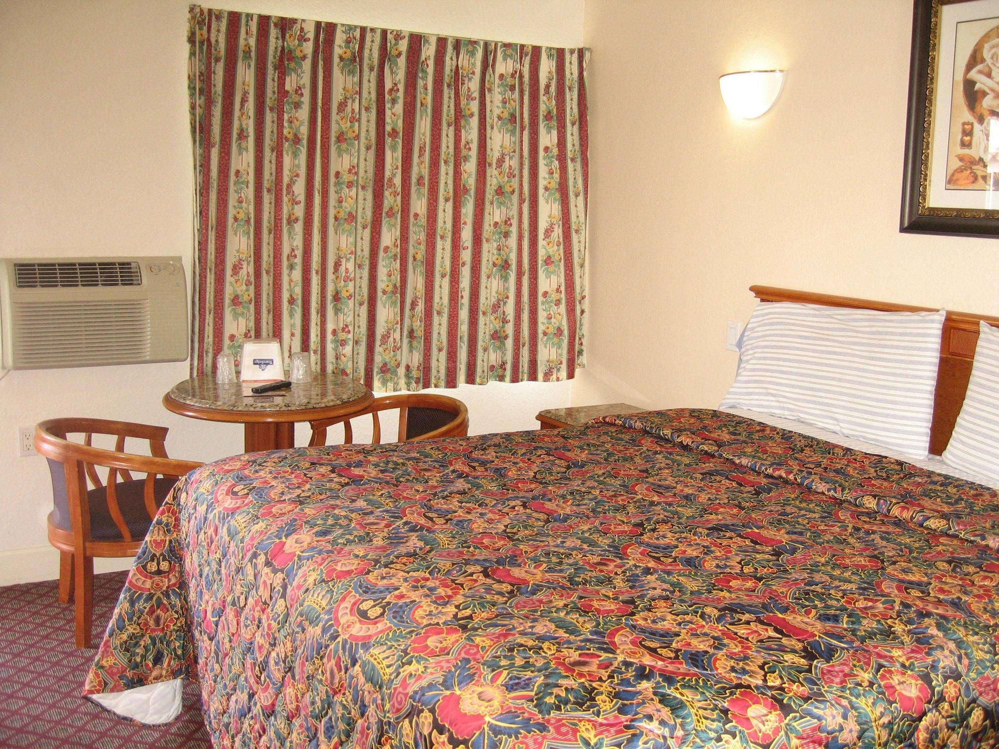 Walls Long Motel