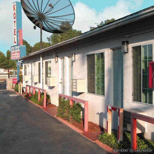 Walls Long Motel