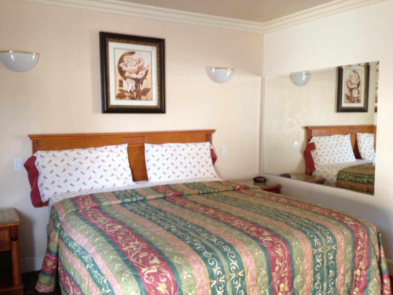 Walls Long Motel